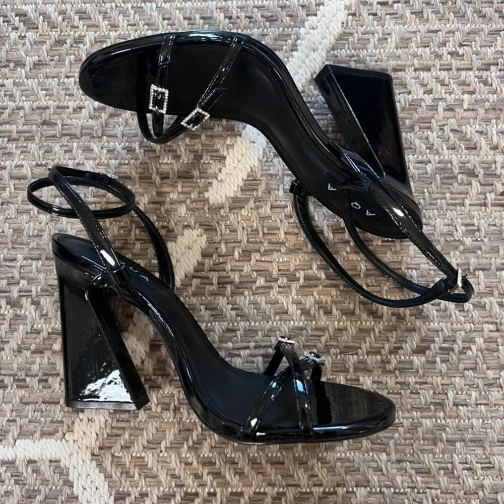 AQUA Ankle Strapped Heel Sz 9B